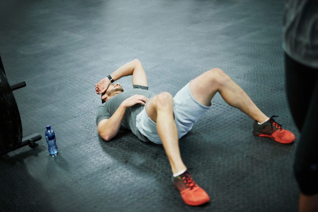 como quitar el dolor muscular del gym